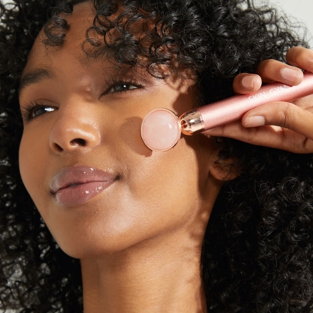 Phoenix + Willow ✦ Rose Quartz Vibrating Face Roller ✦ Luxe Skincare Tool NWT - Picture 3 of 15